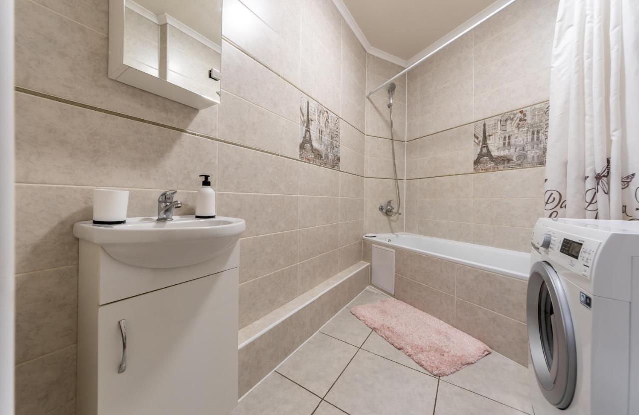 Осокорки Русовой 3 Apartment เคียฟ ภายนอก รูปภาพ